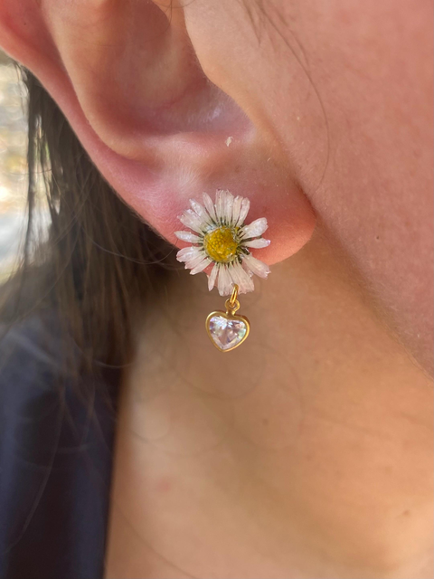 daisy stud earrings