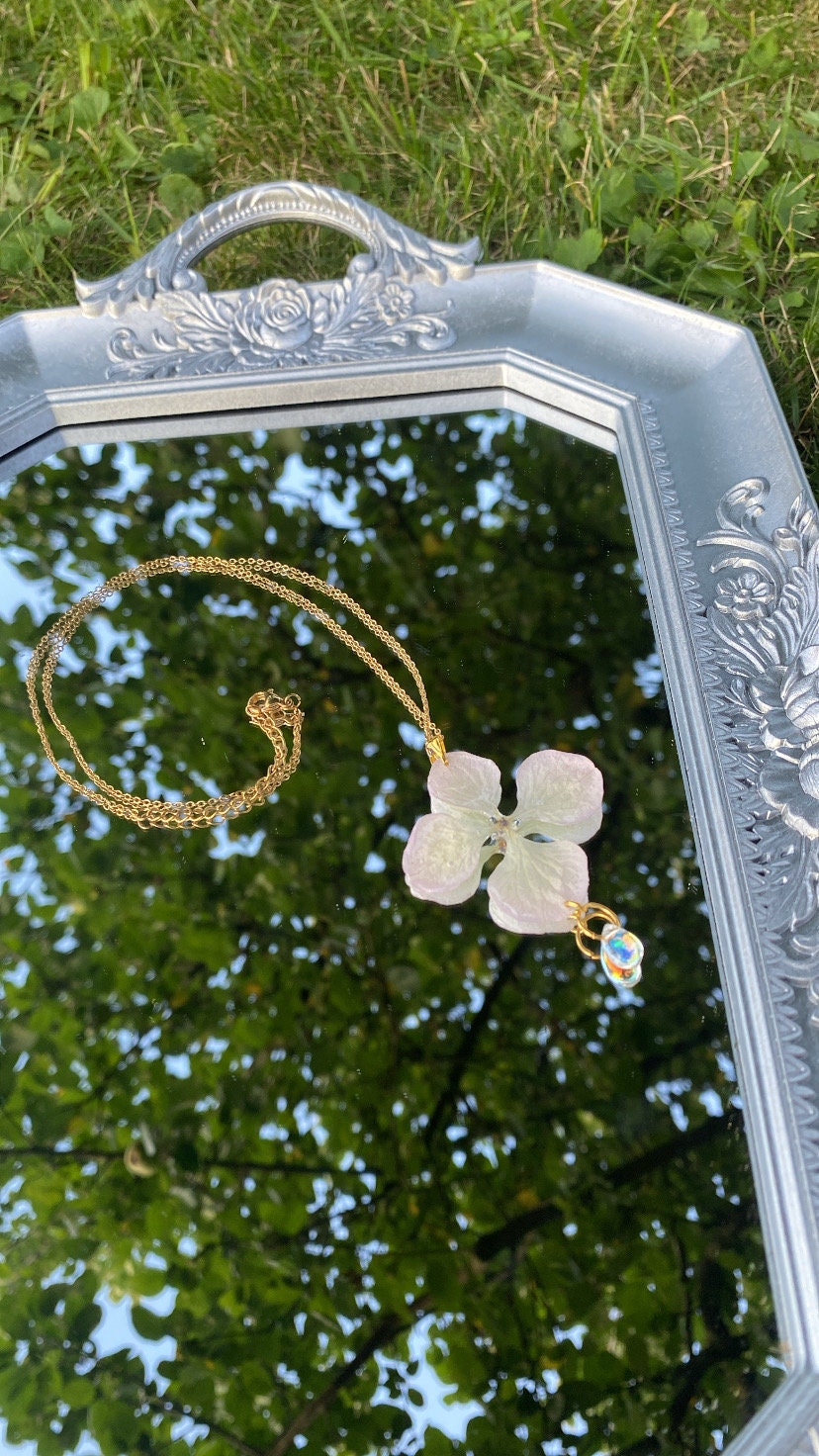 Hydrangea flower necklace with stainless steel elements