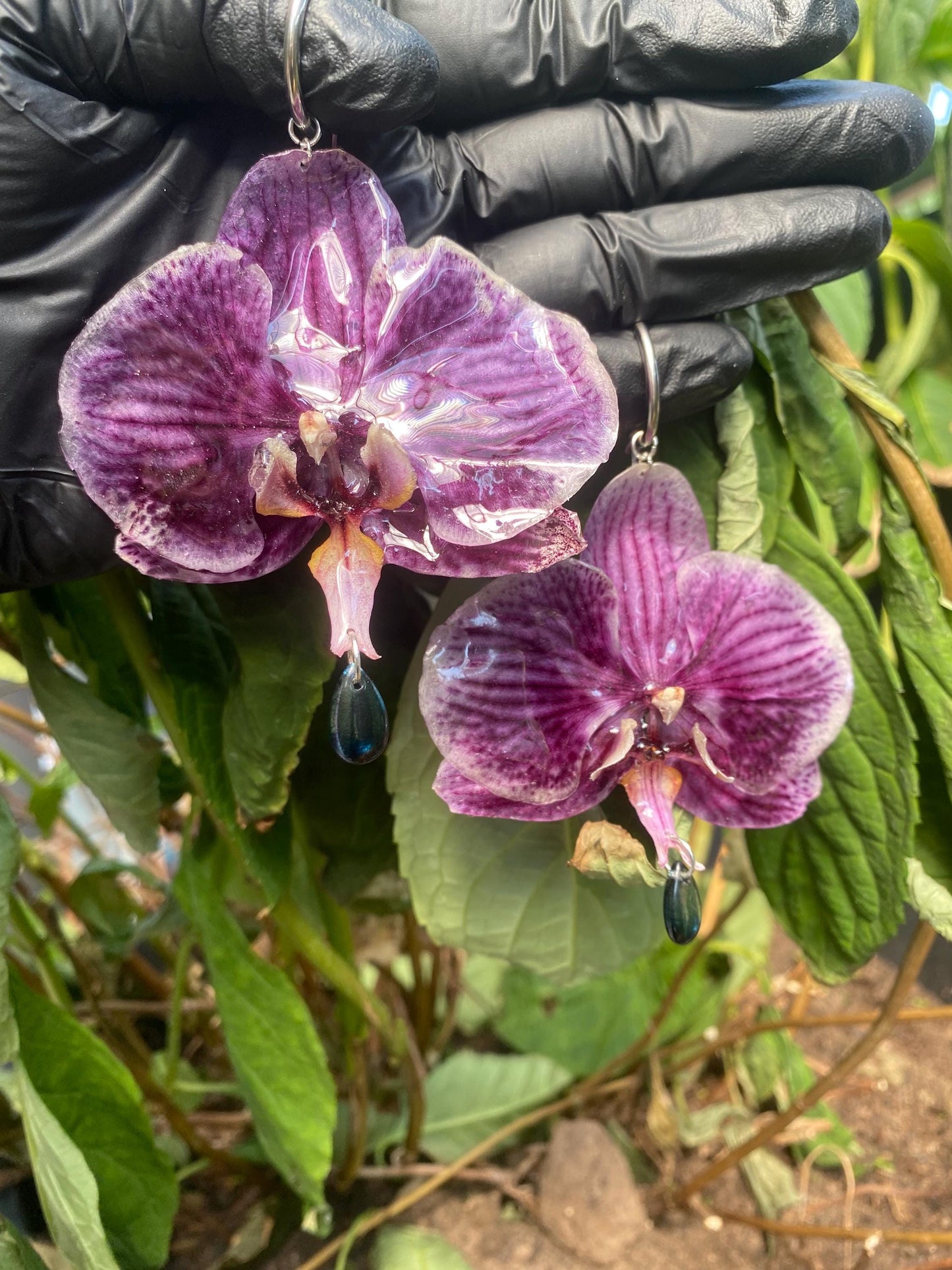 Dunkellila Lila Weiß Gestreifte Orchideen Ohrringe Ohrstecker Edelstahl